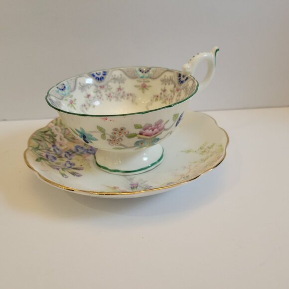Vintage Royal Albert Bone China Cup & Saucer Set - Picture 1 of 12